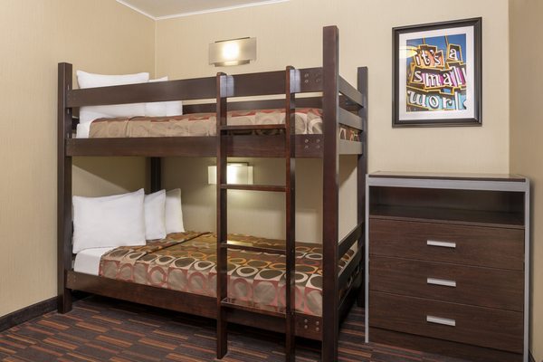 Best Western Plus Raffles Inn & Suites by null