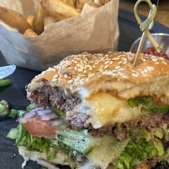 GRANVILLE - Cheeseburger and fries ... the patty is wagu beef. - New American Near Me - Studio City, California