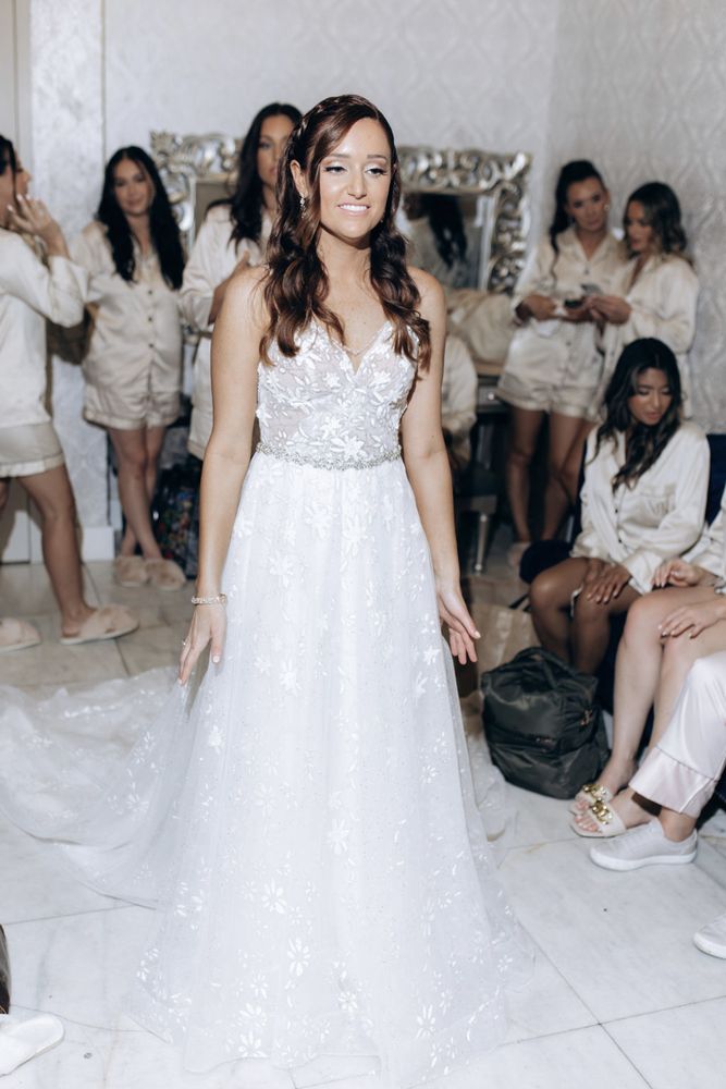 DgPro Makeup And Hair Logo