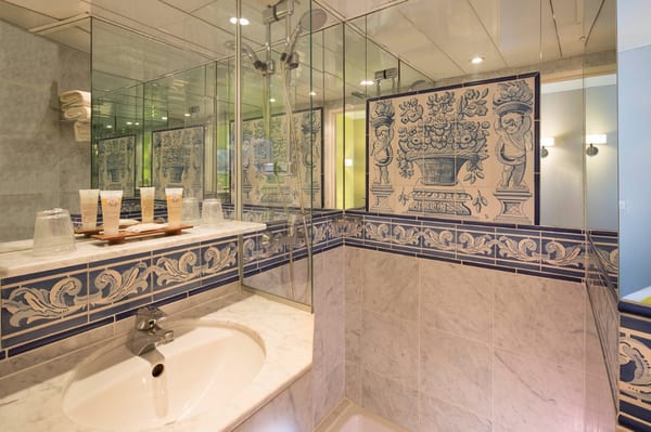 Hôtel des Marronniers (Hotel Paris Saint Germain des Prés) by null