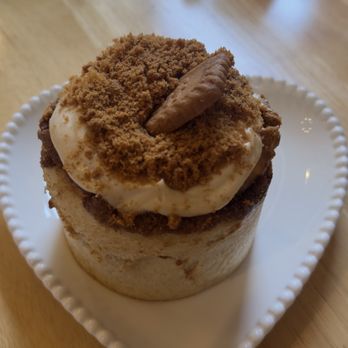 Con Amor Bakery & Cafe - Biscoff cinnamon roll - Bakeries Near Me - Waterloo, Iowa Con Amor Bakery & Cafe - Biscoff cinnamon roll - Bakeries Near Me - Waterloo, Iowa