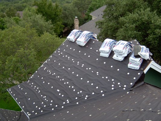 Vasquez Building Contractor Logo