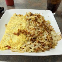Newburgh Grill - Omelette with tomato, onion and Swiss