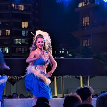 Waikiki Starlight Luau - Performing Arts Near Me - Honolulu, Hawaii Waikiki Starlight Luau - Performing Arts Near Me - Honolulu, Hawaii