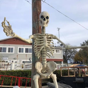 Wimpy's Marina - Bars Near Me - Walnut Grove, California