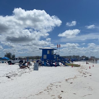 Siesta Key Beach - One of four lifeguard shacks - Beaches Near Me - Sarasota, Florida Siesta Key Beach - One of four lifeguard shacks - Beaches Near Me - Sarasota, Florida