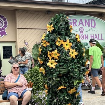 Wisconsin State Fair - Live plant performer - Festivals Near Me - West Allis, Wisconsin Wisconsin State Fair - Live plant performer - Festivals Near Me - West Allis, Wisconsin