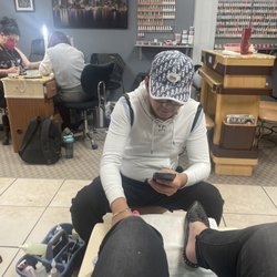 T Nails - Massage and cellphone use.