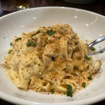 Zoli's NY Pizza - Chicken Fettuccine - Pizza Near Me - Addison, Texas Zoli's NY Pizza - Chicken Fettuccine - Pizza Near Me - Addison, Texas