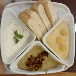 Habib's - Coalhada seca + homus + babaganoush