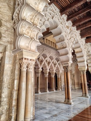 Aljafería Palace by null