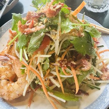 LSXO - Crispy shrimp green papaya salad - Vietnamese Near Me - Huntington Beach, California LSXO - Crispy shrimp green papaya salad - Vietnamese Near Me - Huntington Beach, California