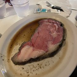 Hungry Horse Saloon - Queen's Cut prime rib