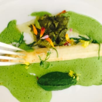 L'Arpège - White asparagus from the Sarthe region with geranium flavor - French Near Me - Paris, 75 L'Arpège - White asparagus from the Sarthe region with geranium flavor - French Near Me - Paris, 75