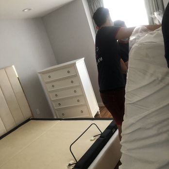 Albo Moving - Wrapping and protecting my mattress - Movers Near Me - Levittown , Pennsylvania