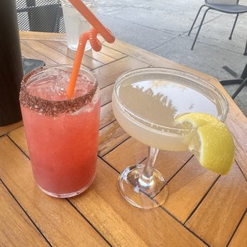 Treylor Park - Hitch - Margarita & cocktail with elder flower - New American Near Me - Savannah, Georgia