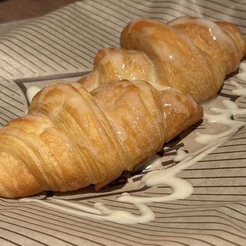 Cheddar's Scratch Kitchen - Honey Butter Croissants - American Near Me - San Antonio, Texas Cheddar's Scratch Kitchen - Honey Butter Croissants - American Near Me - San Antonio, Texas