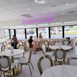 Beignets & Brew - Interior