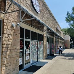 Ogi's European Bakery & Deli - Outside