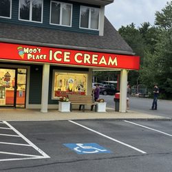 Moo's Place Homemade Ice Cream - Side entrance