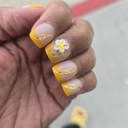 Lotus Nail Bar - Tom is amazing he takes his time to perfect what you want and love with his artwork and creativity.