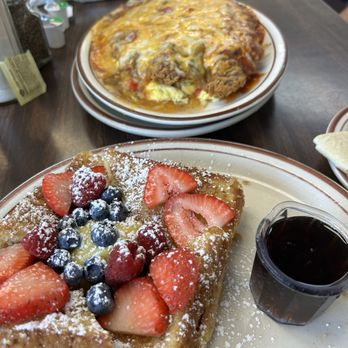Vic's Daily Cafe - American Near Me - Albuquerque, New Mexico Vic's Daily Cafe - American Near Me - Albuquerque, New Mexico