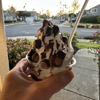 Mister Softee NorCal - Special sundae with peanut butter cups! - Ice Cream & Frozen Yogurt Near Me Mister Softee NorCal - Special sundae with peanut butter cups! - Ice Cream & Frozen Yogurt Near Me