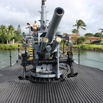 Pacific Fleet Submarine Museum - Deck gun with conning tower in the background. - Museums Near Me - Honolulu, Hawaii Pacific Fleet Submarine Museum - Deck gun with conning tower in the background. - Museums Near Me - Honolulu, Hawaii