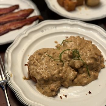 14 Prime - Biscuit and gravy - Steakhouses Near Me - Jacksonville, Florida 14 Prime - Biscuit and gravy - Steakhouses Near Me - Jacksonville, Florida