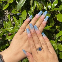 Mermaid Nails - Ombré nails with rhinestones