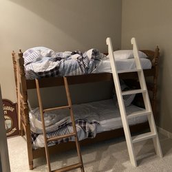 Snug Harbor - No safety bar for the top bunk - we improvised