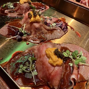 Chubby Cattle - Wagyu nigiri with uni and caviar, part of the gold tier - Barbeque Near Me - New York, New York