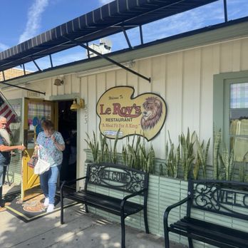 Le Roy's Restaurant - Diners Near Me - Monrovia, California
