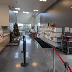 Oyatsupan Bakers - Interior
