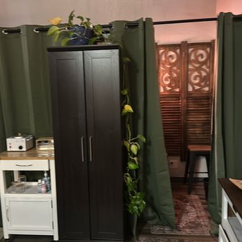 Ruby Red Designs - Dressing room and aromatherapy - Hair Salons Near Me - Moses Lake, Washington Ruby Red Designs - Dressing room and aromatherapy - Hair Salons Near Me - Moses Lake, Washington