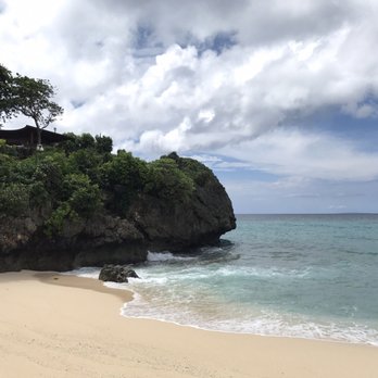 Shangri-La's Boracay Resort and Spa - One of their private beaches. It's quite a lot bigger then this, but I went to one side of the beach for the more artistic look, haha. - Resorts Near Me - Malay, AKL