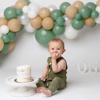 Cuddlebug Photography - cake smash - Session Photography Near Me - San Diego, California