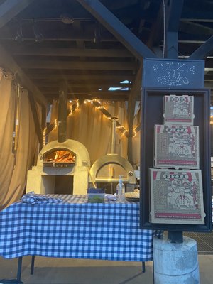 Hugo's Pizza by null