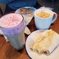 Starbucks - Yummy breakfast spread!