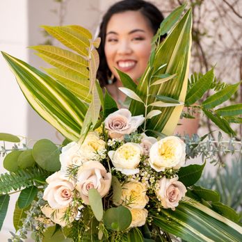 C&M Fleuri - Florists Near Me