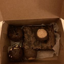Chocolate in the Oven - A Nutella bar, a few cake cuties, and 2 peanut butter buckeyes. Yum