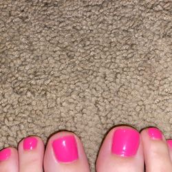 LA Nails - Pink shellac pedicure