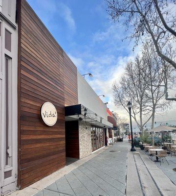 Vida Tapas Y Cocteles by null