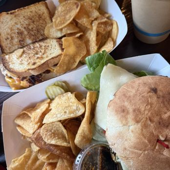Alice's Restaurant - Tuna melt and Yamaha - Diners Near Me - Woodside, California Alice's Restaurant - Tuna melt and Yamaha - Diners Near Me - Woodside, California