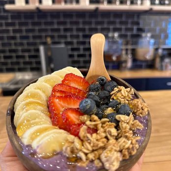 Wulfenite Tea & Elixir - Hey Berry Smoothie Bowl - Juice Bars & Smoothies Near Me - Scottsdale, Arizona
