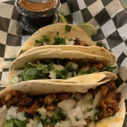 Reyes Taqueria & Cantina - Al pastor tacos