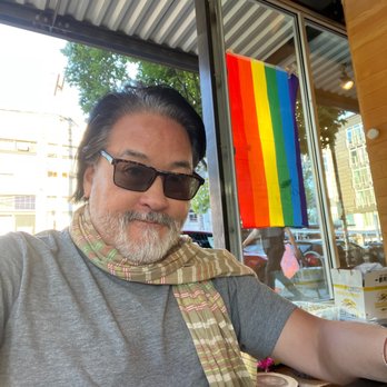 Bai Tong Thai Street Cafe - Very Gay friendly here on the hill. Quite busy. Scores bar seating area. - Thai Near Me - Seattle, Washington