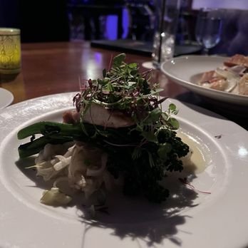Fleetwood's on Front St - Monchong - New American Near Me - Lahaina, Hawaii