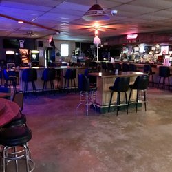 Club Ray Lounge & Casino - Blackjack and bar.