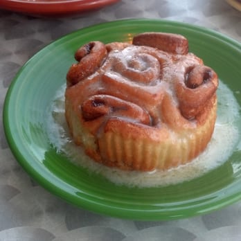 Lisa's Cafe - Cinnamon Roll - American Near Me - Palmyra, Pennsylvania